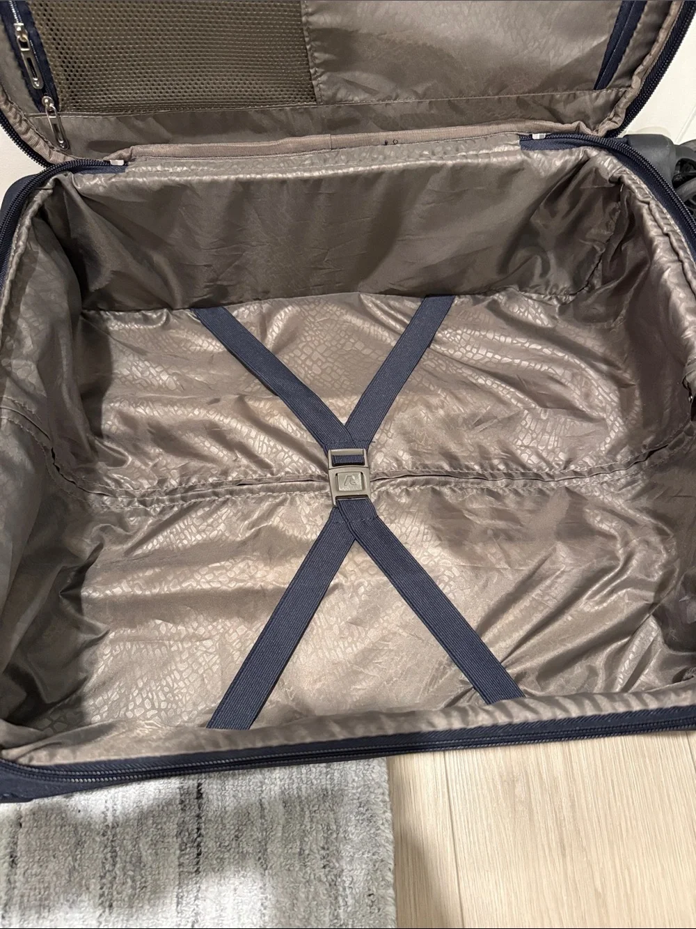 Roncato TSA-Approved Navy Carry-On with Built-In Lock and Expander